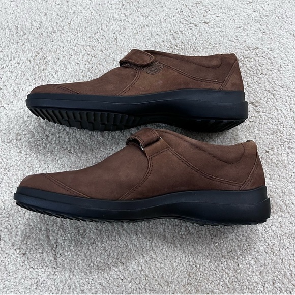 Easy Spirit Brown Suede Comfort Shoes - Picture 5 of 15